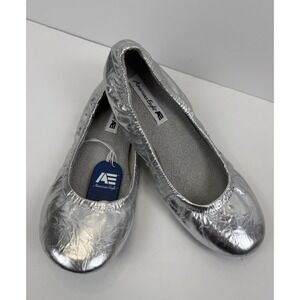American Eagle Size 5.5 Silver Metallic Chrome Ballet Flats Elastic Sides NWT